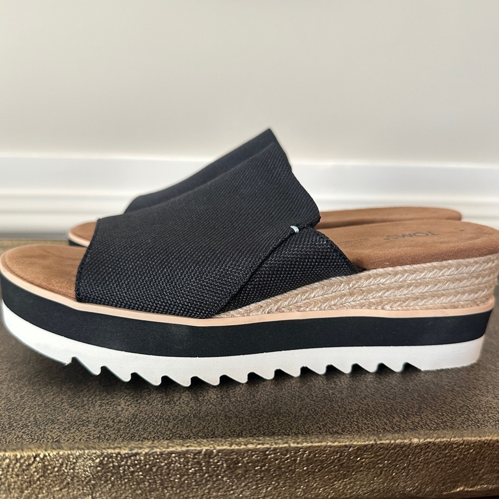 Toms Diana Mule in Black and Tan Wedge Sandals
